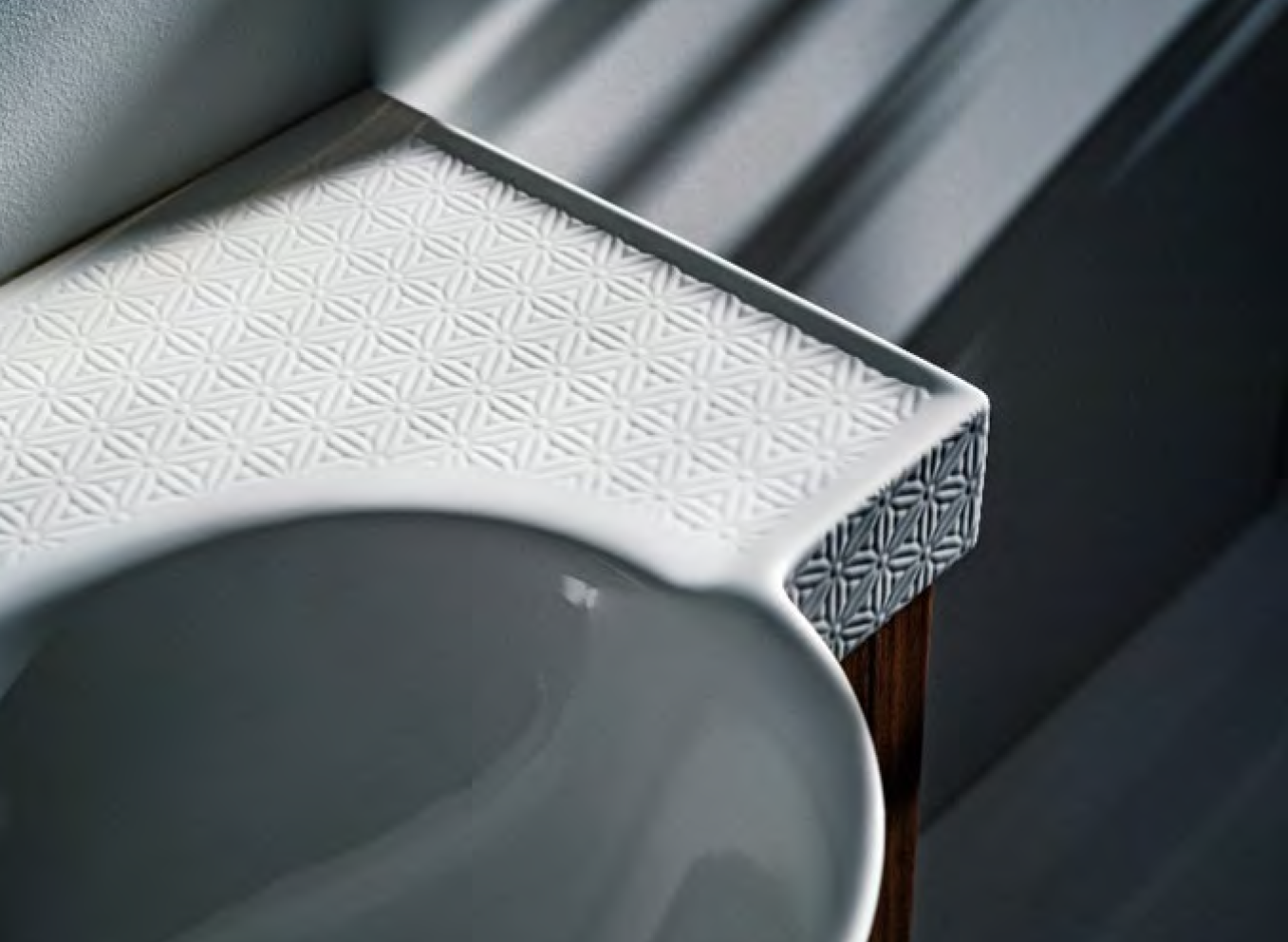Lavabo en relief de la gamme « The New Classic » de Laufen