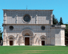 La basilique de L'Aquila menace de s'effondrer - Batiweb