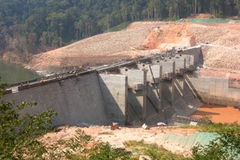 Laos : premiers essais sur un barrage EDF - Batiweb