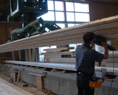 L'industrie du panneau de bois mesure son impact environnemental - Batiweb