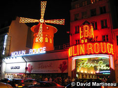 Les murs du Moulin Rouge revendus à son exploitant - Batiweb