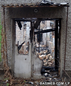 Incendies : tous les logements doivent désormais être équipés de détecteurs - Batiweb