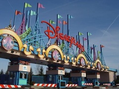 Début de construction du parc Disneyland en Chine - Batiweb