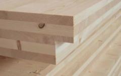Panneaux de bois massif : les avantages selon Woodeum - Batiweb