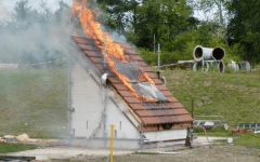 Incendies de panneaux photovoltaïques : comment limiter les risques - Batiweb