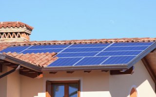 Un partenariat pour réduire le coût de maisons neuves équipées de panneaux solaires - Batiweb