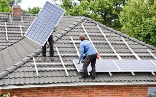 Le bonus tarifaire sur les panneaux photovoltaïques made in Europe bientôt supprimé ? - Batiweb