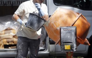 Lafarge-Holcim : quelle stratégie de développement pour le nouveau géant du ciment ? Batiweb Lafarge-Holcim : quelle stratégie de développement pour le nouveau géant du ciment ? Batiweb