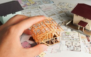 Alur : C. Duflot et M. Valls s'affrontent sur l'avenir de la loi sur le logement Batiweb Alur : C. Duflot et M. Valls s'affrontent sur l'avenir de la loi sur le logement Batiweb