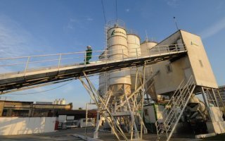 Syrie : l'Etat islamique s'attaque à Lafarge Batiweb Syrie : l'Etat islamique s'attaque à Lafarge Batiweb