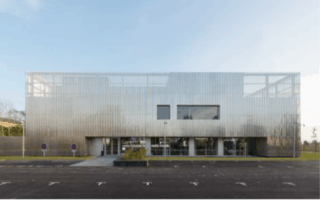 A Moutoir, un centre industriel de réalité virtuelle bioclimatique, économe et réutilisable - Batiweb