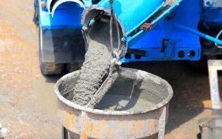 Lafarge et Holcim franchissent une étape avec la cession d'actifs à CRH Batiweb Lafarge et Holcim franchissent une étape avec la cession d'actifs à CRH Batiweb