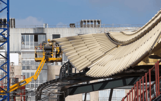 En Île-de-France, quatre chantiers de Vinci Construction bloqués - Batiweb