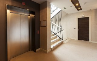 Les ascenseurs se positionnent à l'étage du développement durable - Batiweb