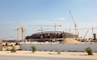 Vinci Construction accusé de travail forcé au Qatar - Batiweb