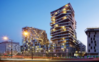 Une tour de logements de 50 mètres de haut inaugurée à Paris - Batiweb