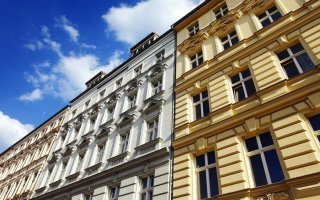 Le succès de l'investissement dans la pierre, responsable de l'envolée des prix des logements Batiweb Le succès de l'investissement dans la pierre, responsable de l'envolée des prix des logements Batiweb