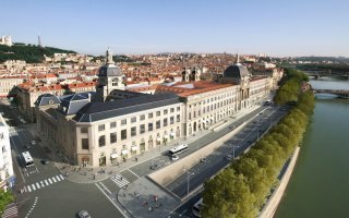 Eiffage cède le Grand Hôtel-Dieu au Crédit Agricole Batiweb Eiffage cède le Grand Hôtel-Dieu au Crédit Agricole Batiweb