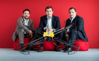 Caterpillar utilisera les drones français Redbird pour analyser ses chantiers - Batiweb
