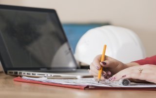 Construction : 45 % des dirigeants de PME et ETI font face à des impayés Batiweb Construction : 45 % des dirigeants de PME et ETI font face à des impayés Batiweb