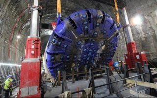 Liaison ferroviaire Lyon-Turin : le tunnelier Federica débute les travaux - Batiweb