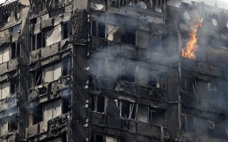 Incendie de Londres : 600 autres immeubles en danger en Angleterre - Batiweb