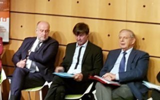 Plan Climat : N. Hulot et J. Mézard sollicitent les acteurs de la rénovation énergétique  - Batiweb
