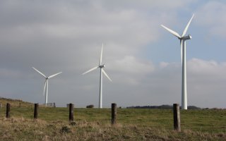 Les lauréats du premier appel d’offres concurrentiel pour l’éolien terrestre dévoilés - Batiweb