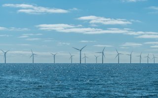 Le gouvernement toujours déterminé à renégocier les tarifs de rachat de l'électricité issue de l'éolien en mer - Batiweb