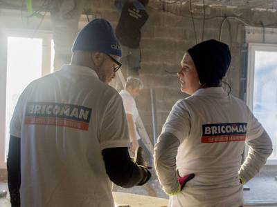 Bricoman soutient « Les Bricos du Cœur » sur des chantiers de rénovation Batiweb Bricoman soutient « Les Bricos du Cœur » sur des chantiers de rénovation Batiweb
