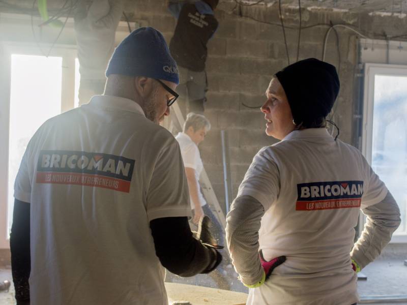 Bricoman soutient « Les Bricos du Cœur » sur des chantiers de rénovation - Batiweb