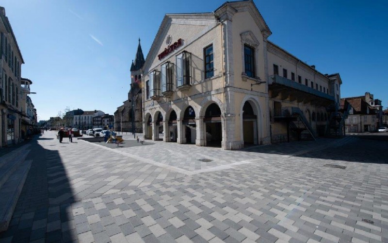 À Orthez (64), un sol perméable compose désormais le coeur de ville - Batiweb