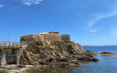 Le Fort du Pradeau restauré grâce aux chaux Saint-Astier