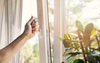 La qualité de l’air intérieur, un enjeu clé pour le...