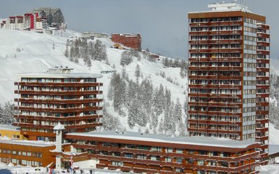 Rénover l'immobilier en station de montagne : des élus...