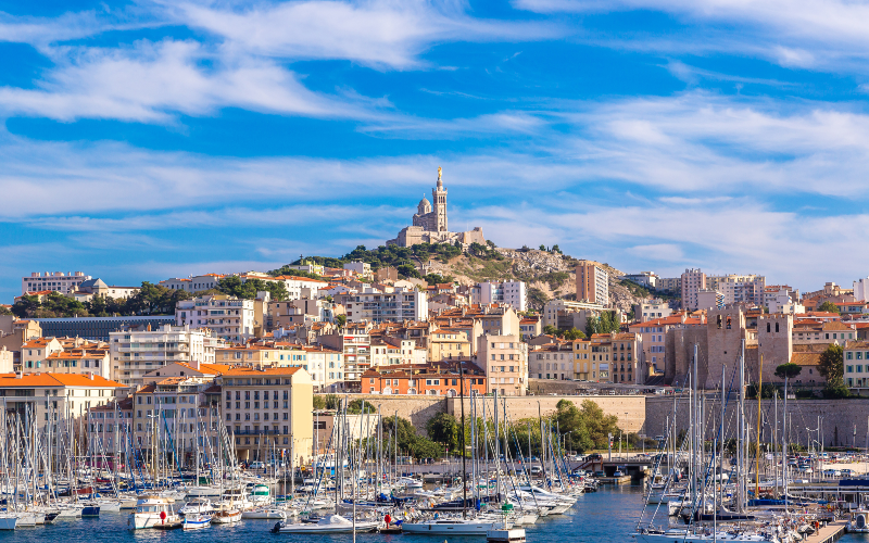Marseille : E. Macron se déplacera fin février pour une « longue » visite - Batiweb