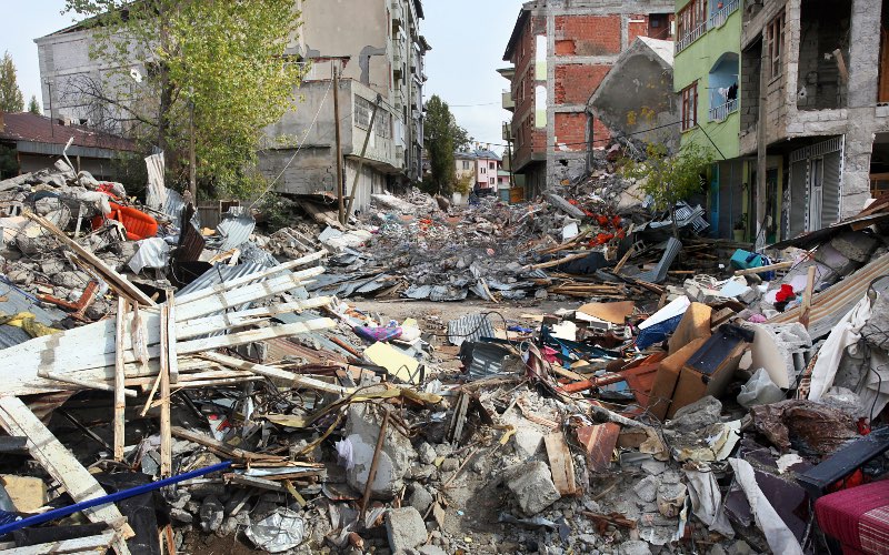 Séisme en Turquie : 564 enquêtes visent des professionnels du bâtiment - Batiweb