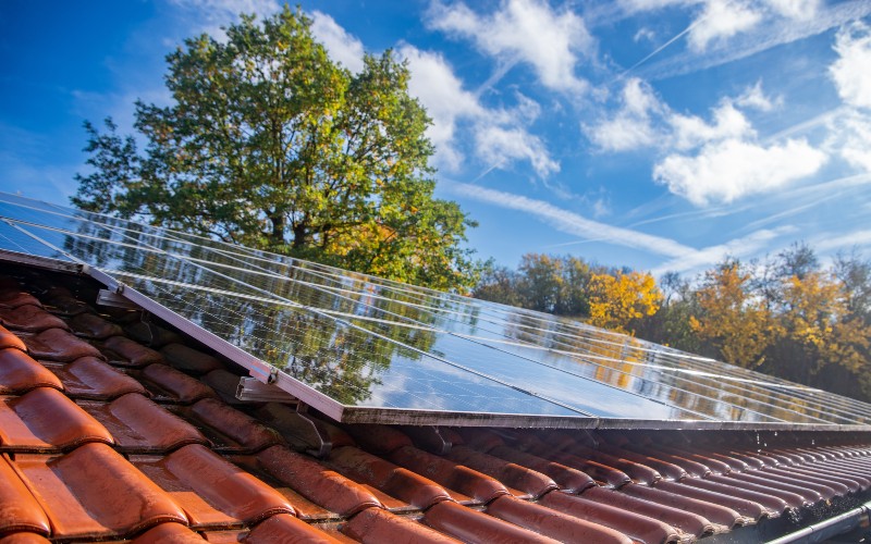 Malgré un boom du solaire photovoltaïque en France, des freins restent à lever - Batiweb