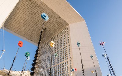 Le Toit de la Grande Arche de La Défense n’est plus...