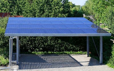 Panneaux photovoltaïques : qu’est-ce qu’un carport...