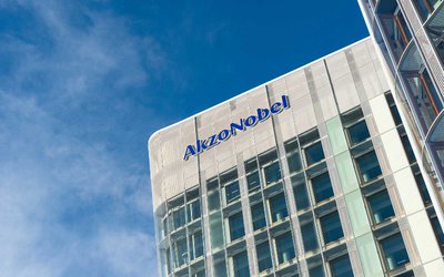 AkzoNobel revoit ses objectifs à la hausse...