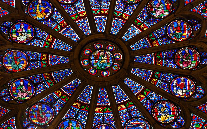 Vitraux contemporains à Notre-Dame : un premier avis défavorable - Batiweb