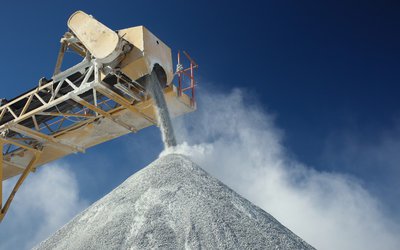 Les matériaux de construction en forme peu olympique,...