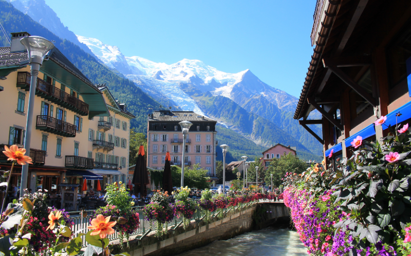 Les locations de meublés de tourisme davantage encadrées dans la vallée de Chamonix - Batiweb