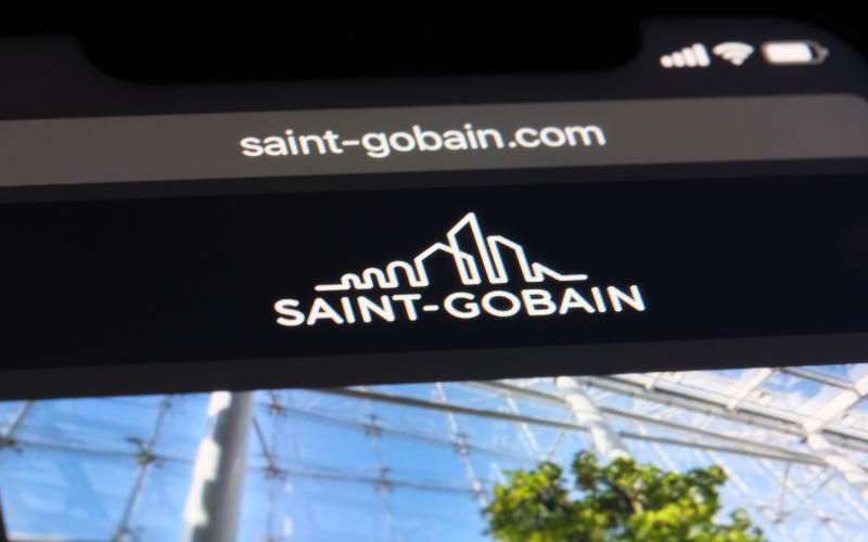 Saint-Gobain renforce ses engagements dans l’apprentissage - Batiweb