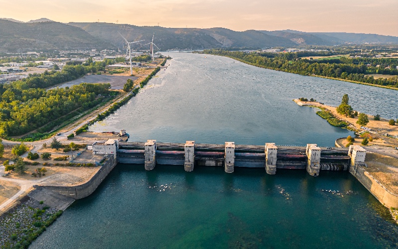 L'État renonce à un projet controversé de barrage sur le Rhône - Batiweb