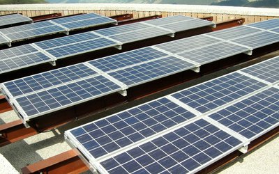 Photovoltaïque : EDF Renouvelables va céder...