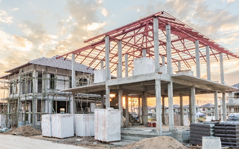 Construction de logements : de nouveau de la grisaille en août - Batiweb