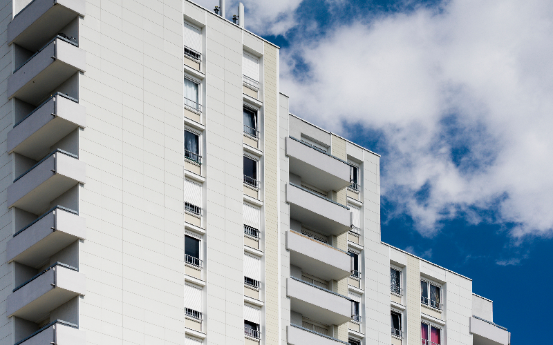 Valérie Létard veut briser l'isolement des quartiers prioritaires - Batiweb