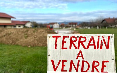 Les ventes de terrains à bâtir ont chuté de 37 % sur...